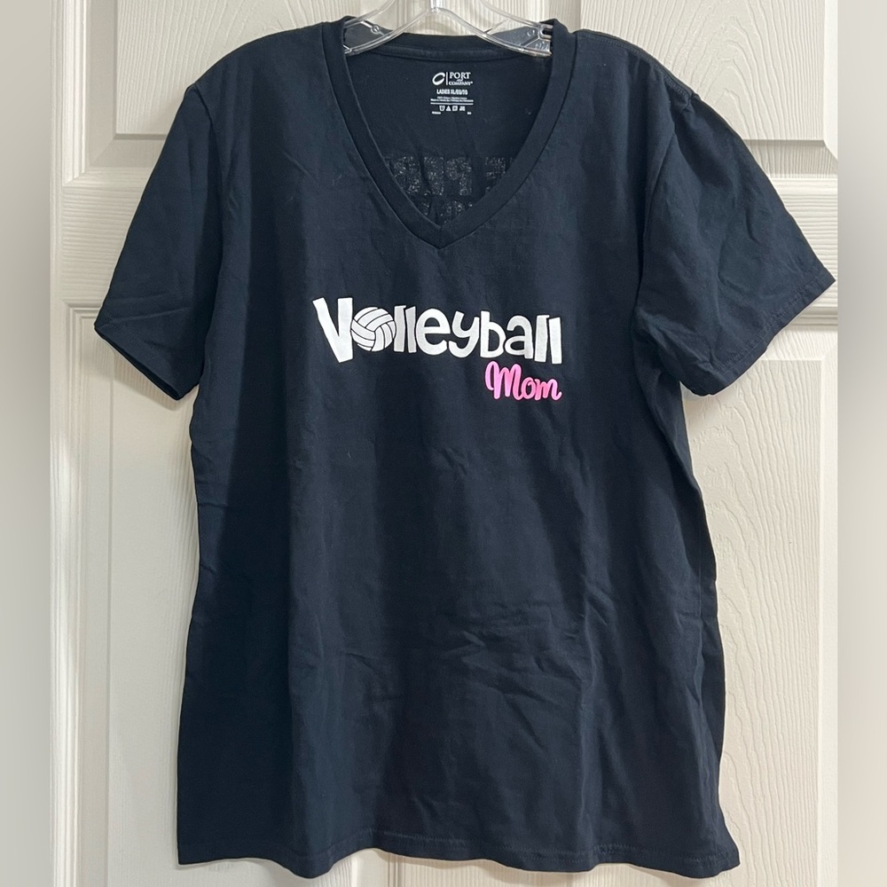 Port and Company Volleyball Mom Black V-Neck Short Sleeve T-shirt - Size XL VGUC